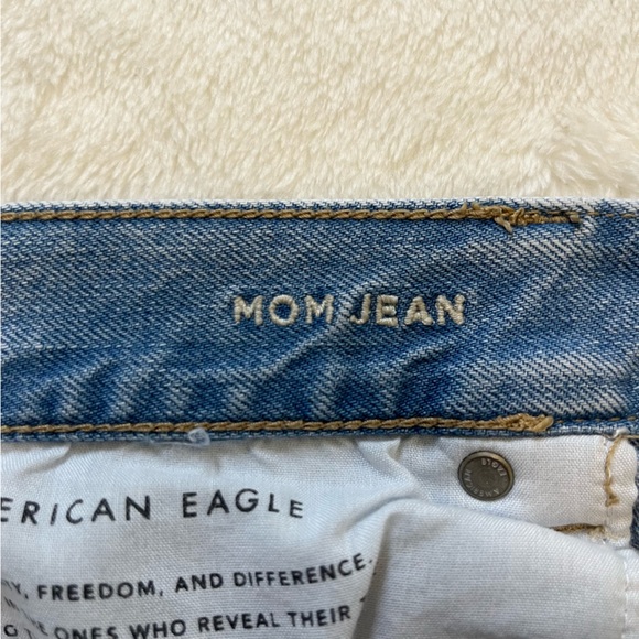 American Eagle Denim Mom Jeans - Picture 13 of 16